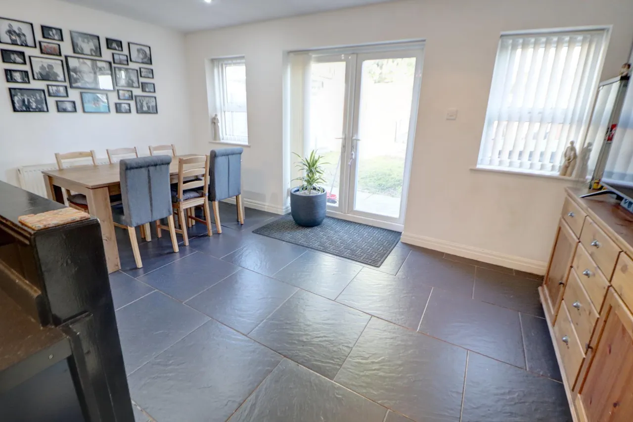 Ninth Avenue, Oldham, OL8, photo 9