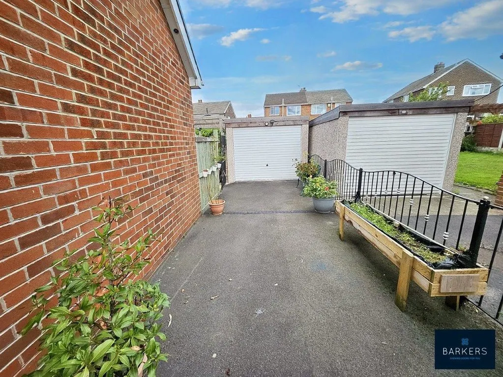 Hillhead Drive Birstall, Batley WF17 0PA, photo 12