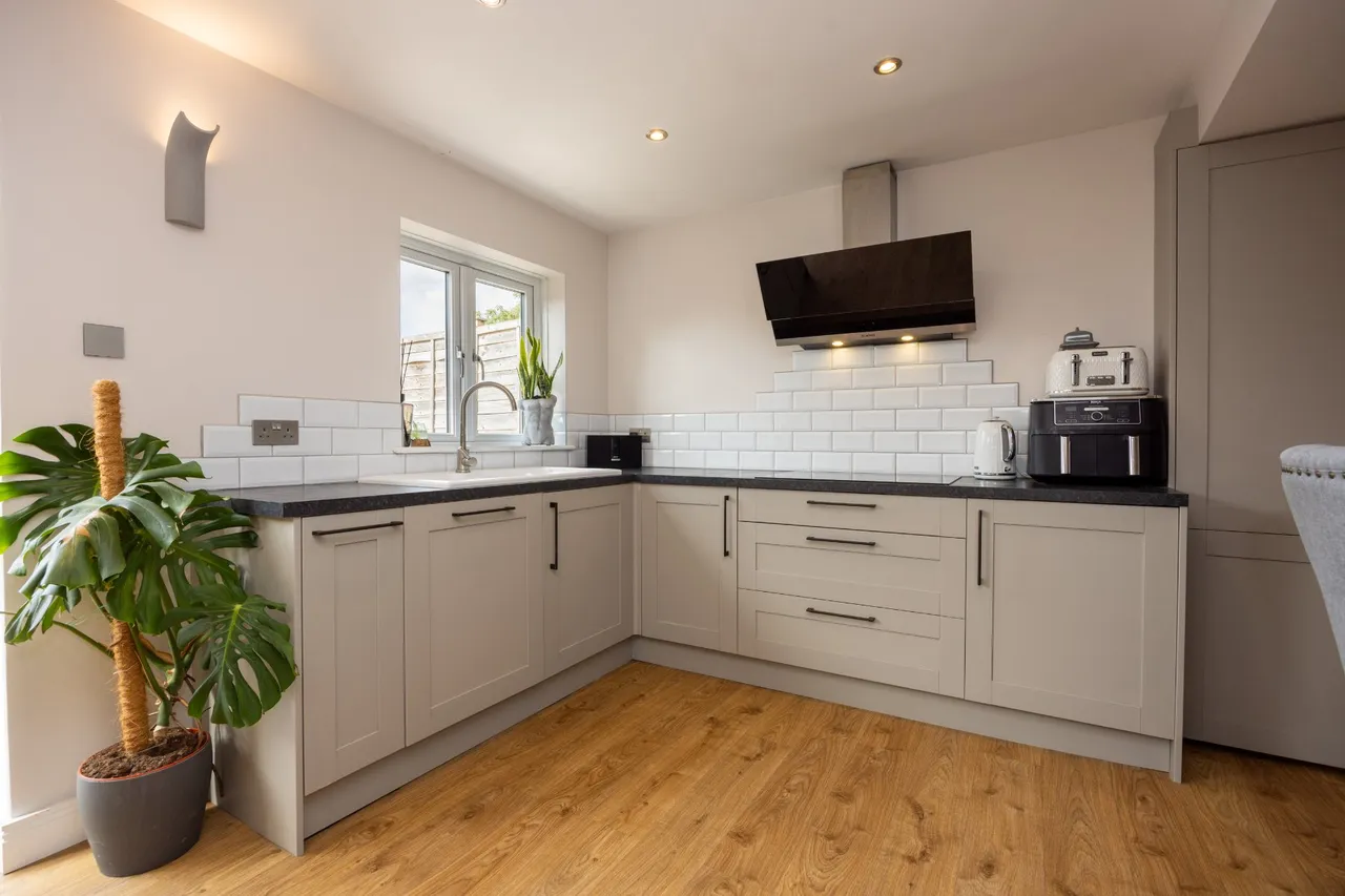 Bushy Hill Drive, Guildford, GU1, photo 2