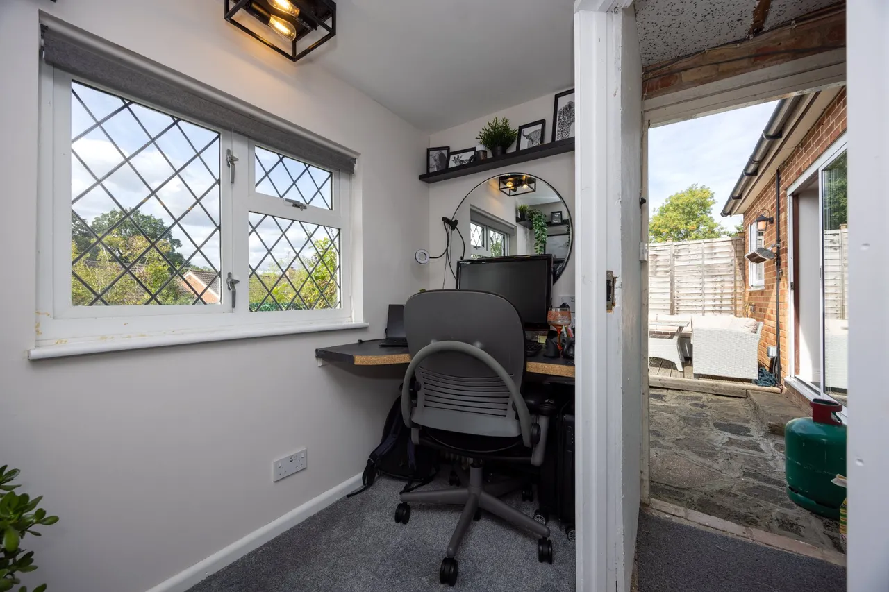 Bushy Hill Drive, Guildford, GU1, photo 23