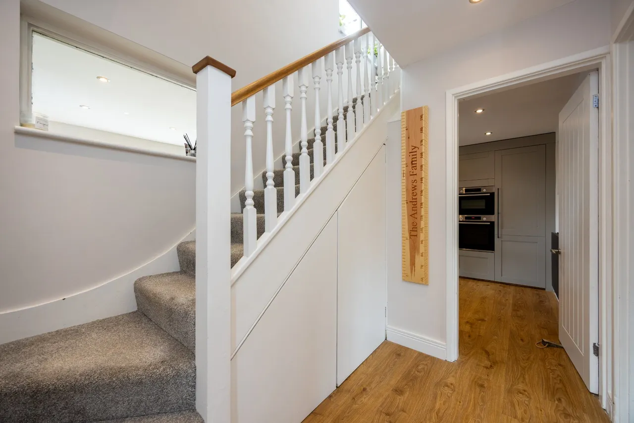 Bushy Hill Drive, Guildford, GU1, photo 8