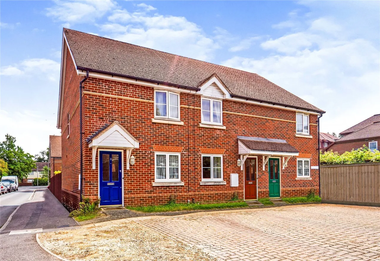 2 bed house to rent, Hawley Mews, Reading, RG30