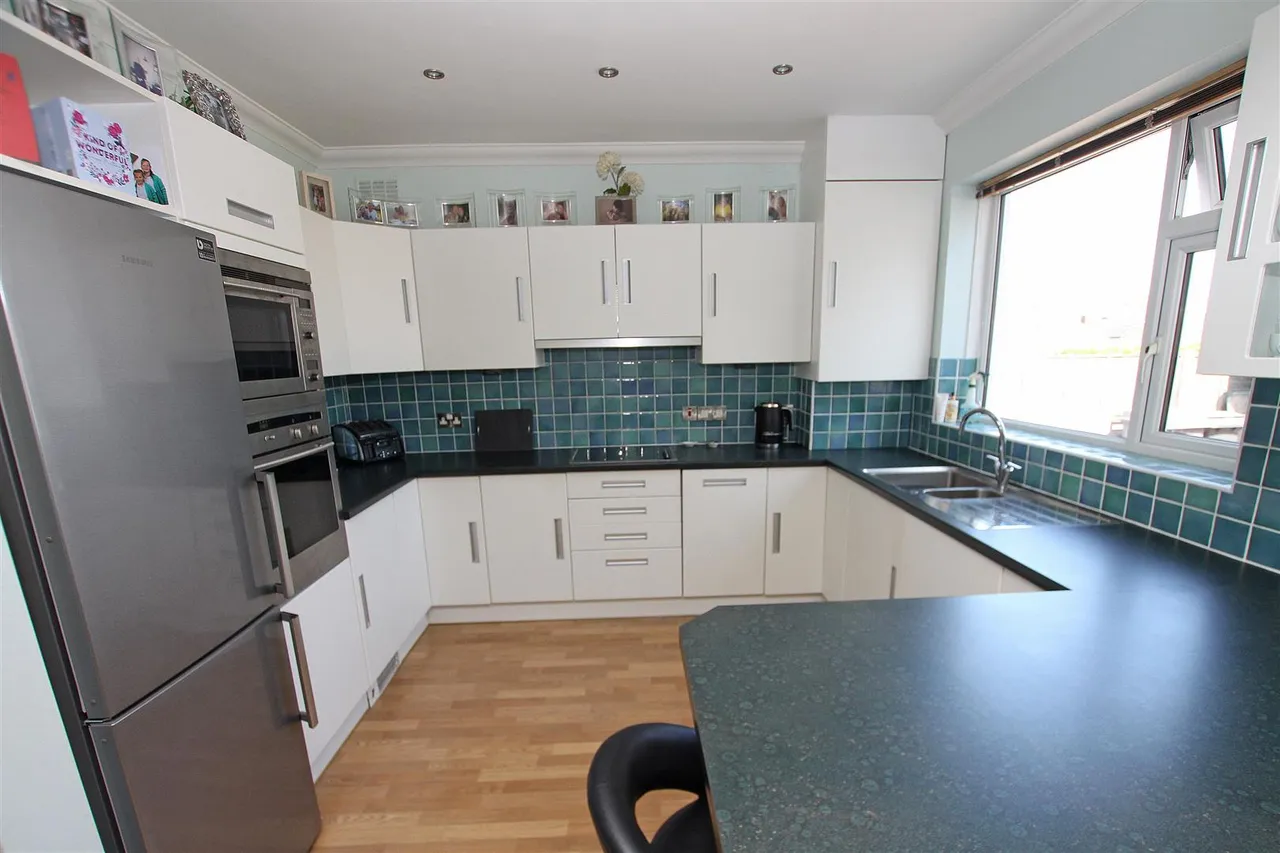 Glamis Avenue, Bournemouth, photo 6