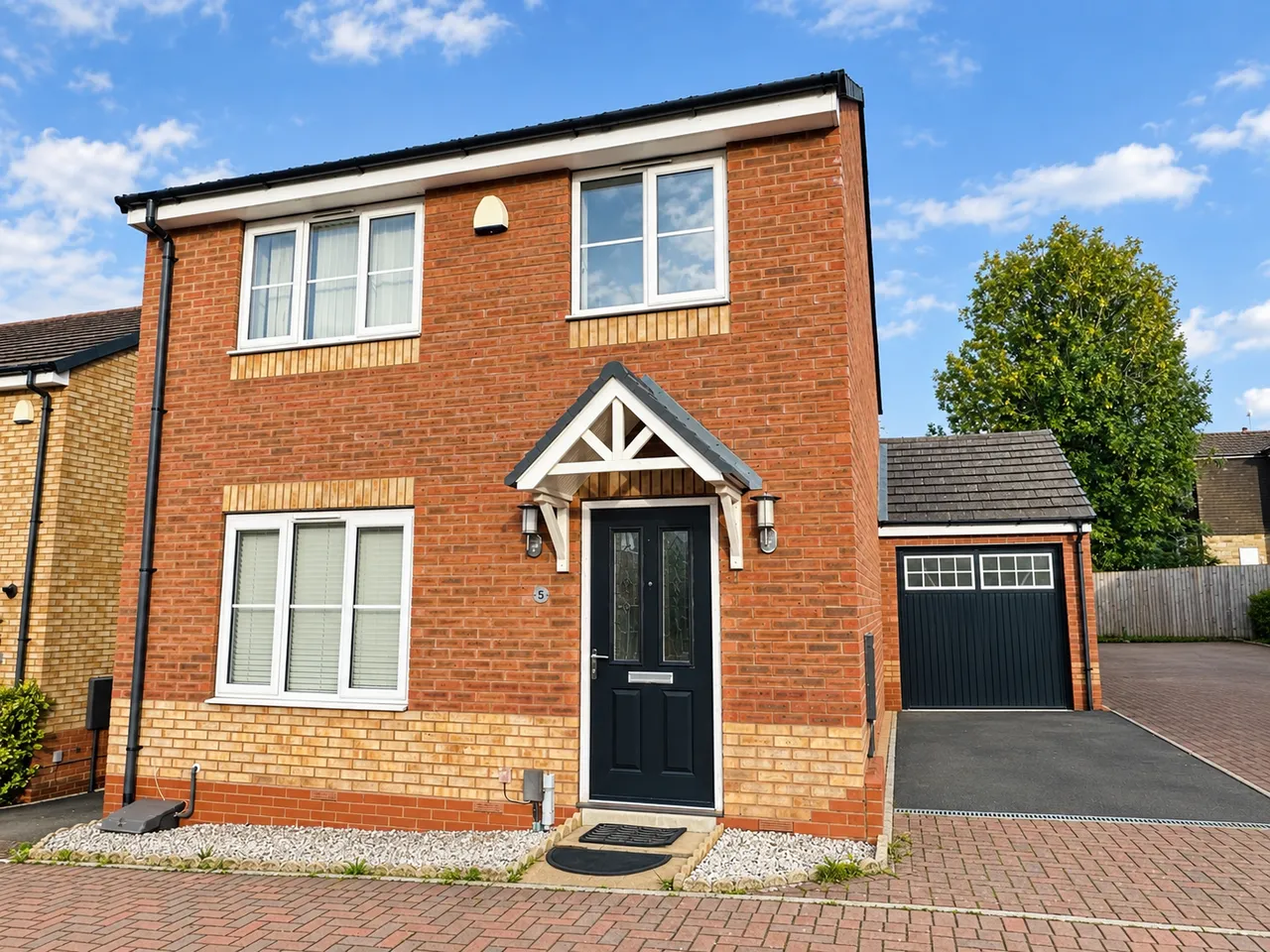 4 bed house to rent, Coomer Court, Newcastle, ST5