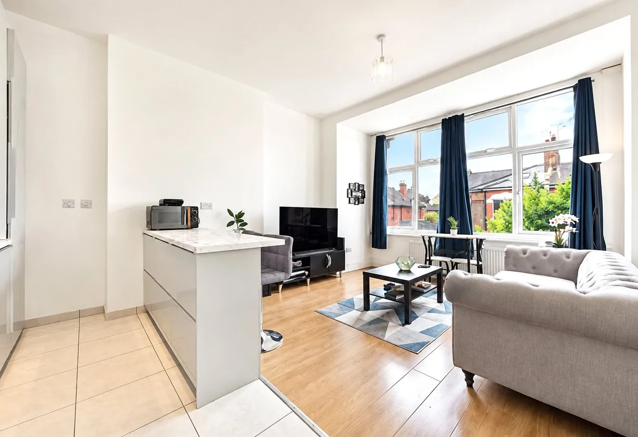 2 bed flat to rent, Emanuel Avenue, Acton, W3