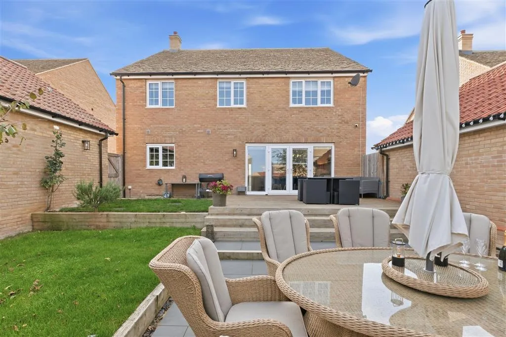Sissons Close, Barnack, PE9, photo 2