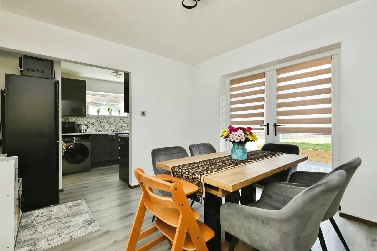Edinburgh Road, Worksop, photo 4