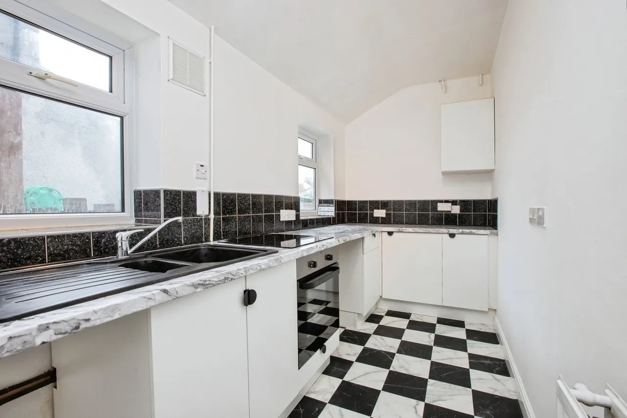 St. Michaels Street, Sutton-In-Ashfield, NG17, photo 6
