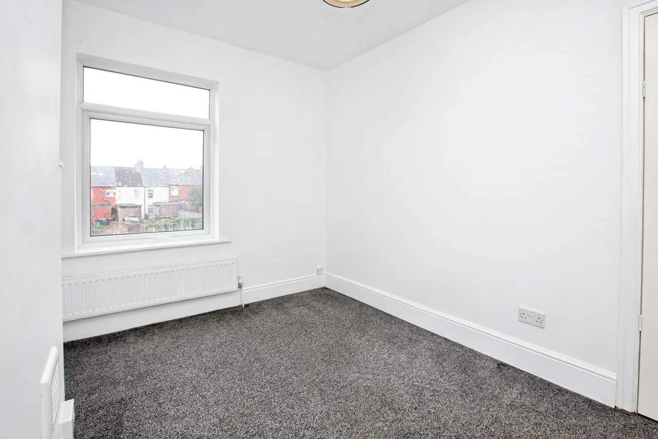 St. Michaels Street, Sutton-In-Ashfield, NG17, photo 11