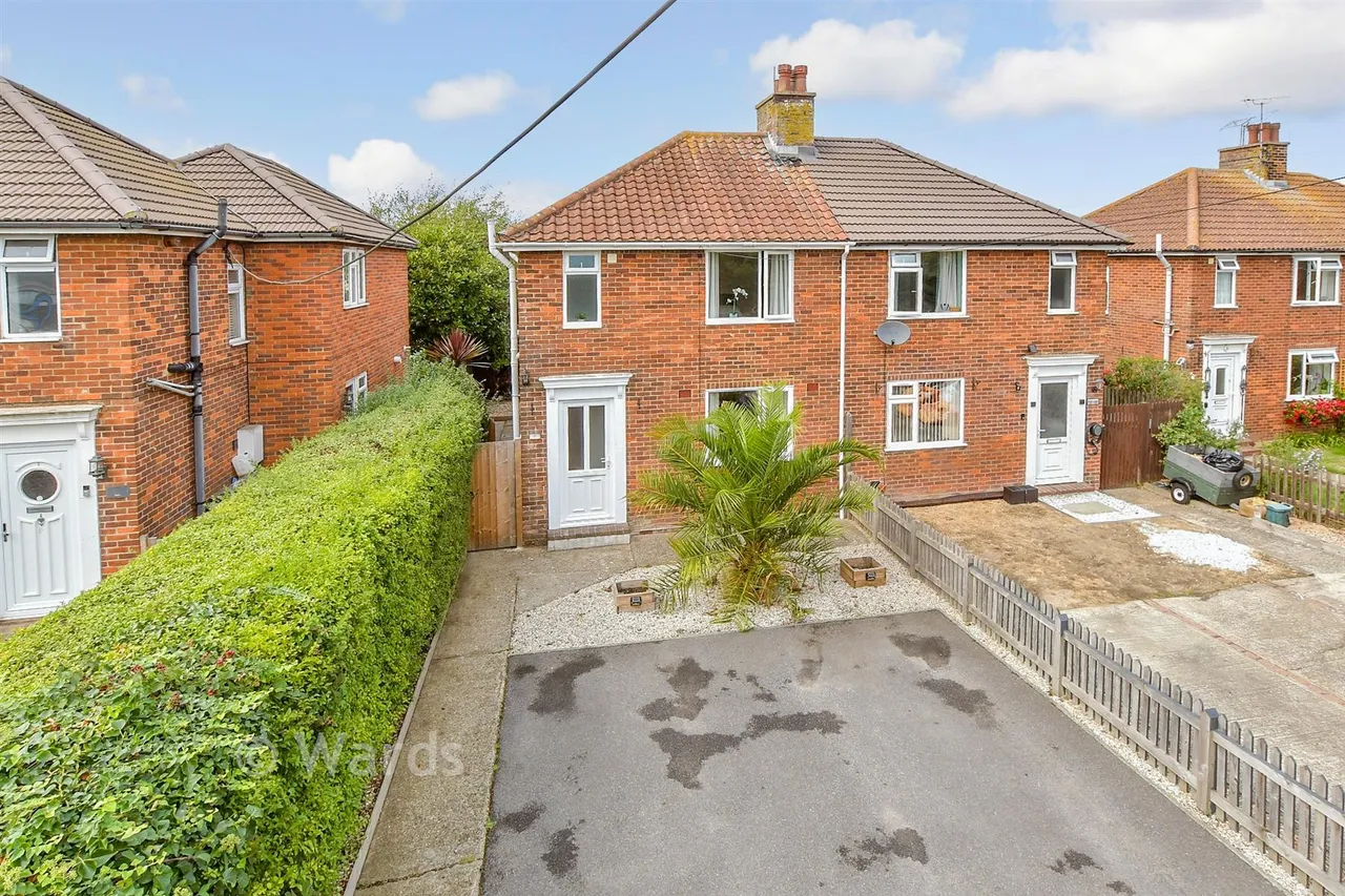 2 bed house for sale, Langport Road, New Romney, TN28