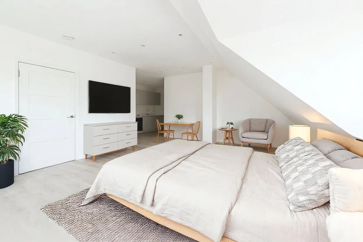 flat to rent — Peach Street, Wokingham, Berkshire, RG40 1XJ