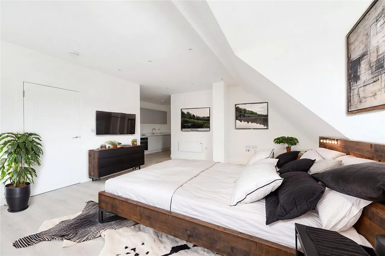 Peach Street, Wokingham, Berkshire, RG40 1XJ, photo 2