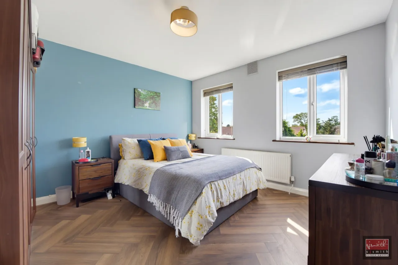 Oakhall Drive, Sunbury-on-Thames, TW16, photo 8