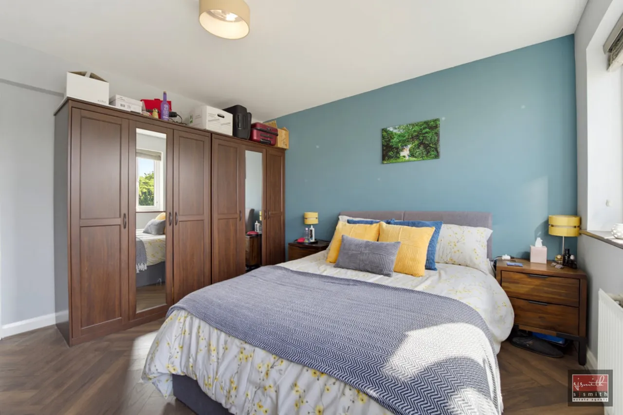 Oakhall Drive, Sunbury-on-Thames, TW16, photo 9