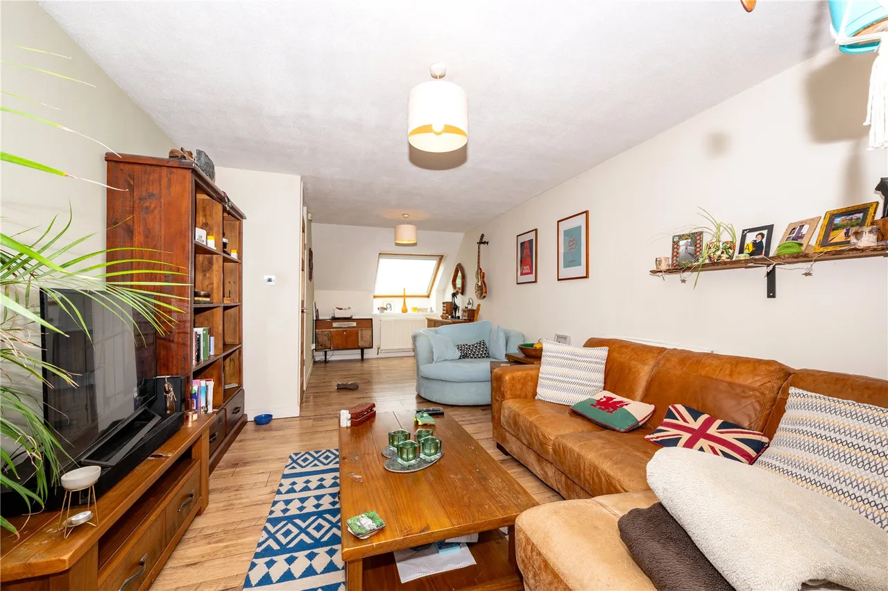 Gannow Manor Gardens, Rubery, Rednal, Birmingham, B45 9SD, photo 4