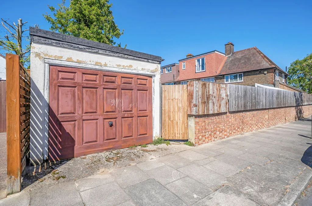 Footscray Road, London, SE9, photo 10