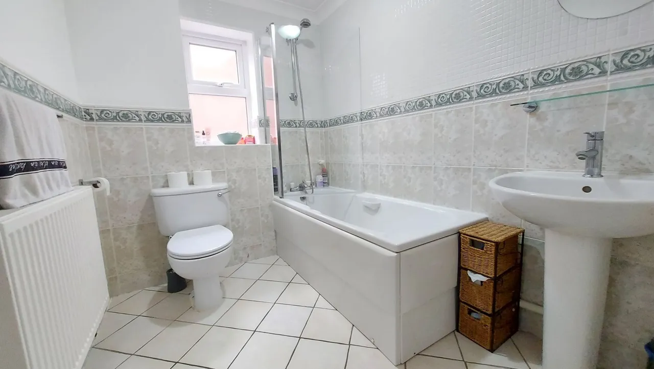 Tennyson Drive, Bourne, PE10, photo 23