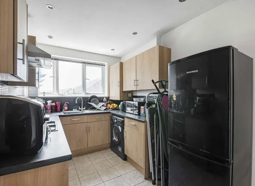 Wide Way, Mitcham, CR4, photo 3
