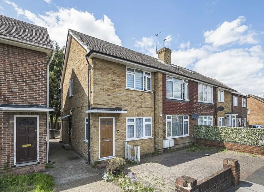 2 bed flat for sale — Wide Way, Mitcham, CR4