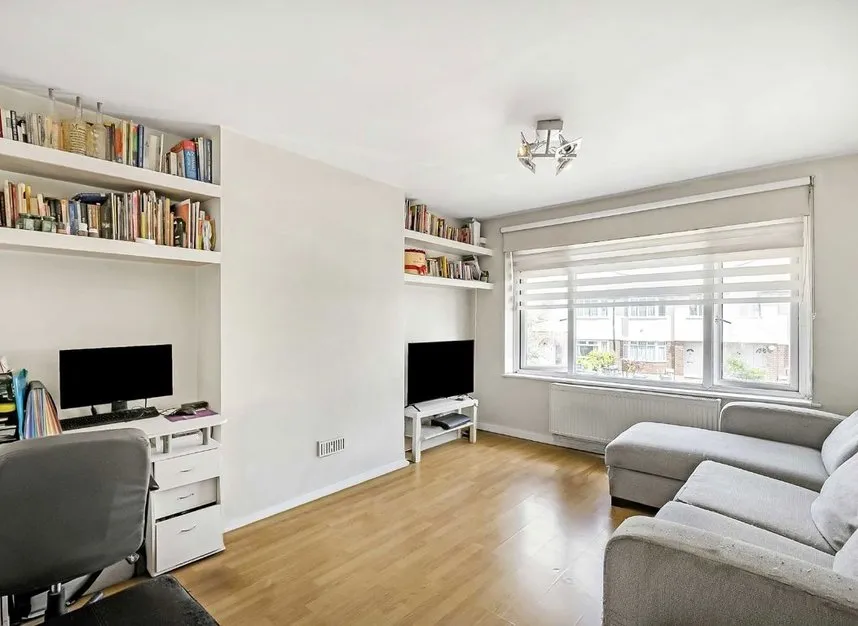 Wide Way, Mitcham, CR4, photo 2