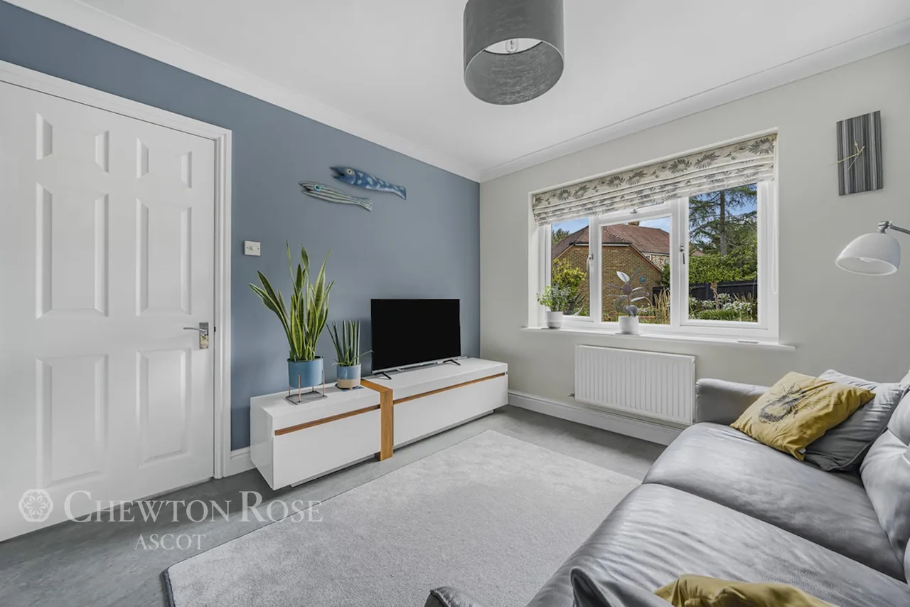 Carnation Drive, Winkfield Row, photo 10