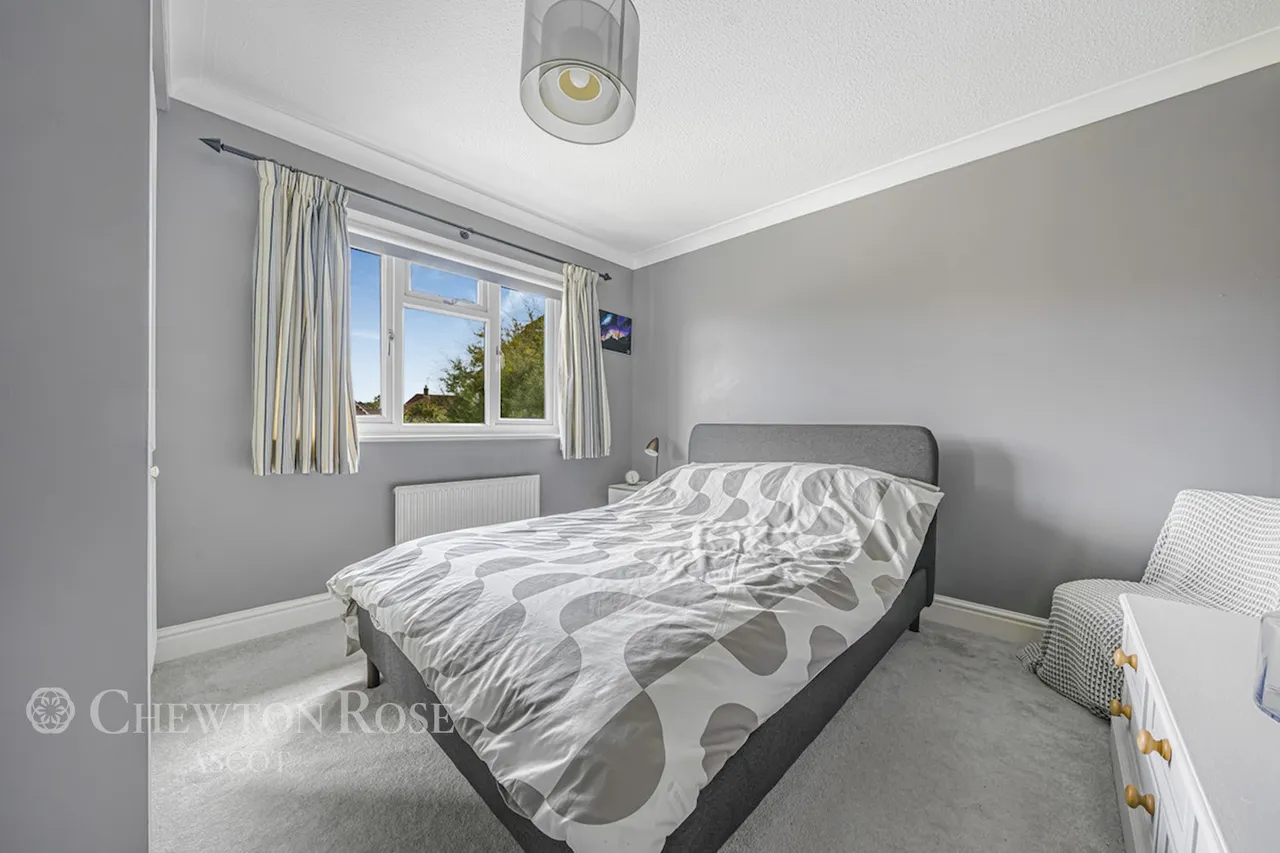 Carnation Drive, Winkfield Row, photo 14