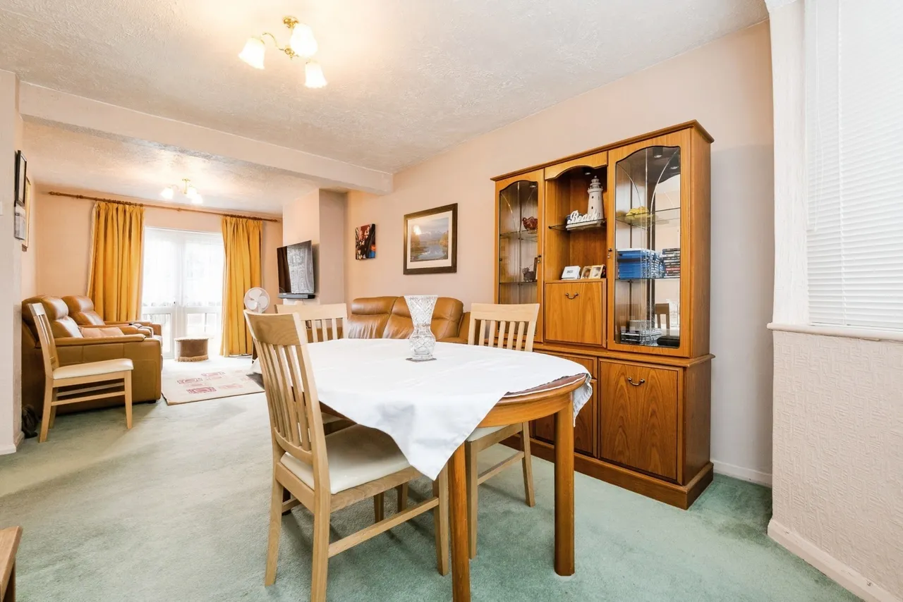 Westlyn Close, Rainham, Essex, RM13, photo 8