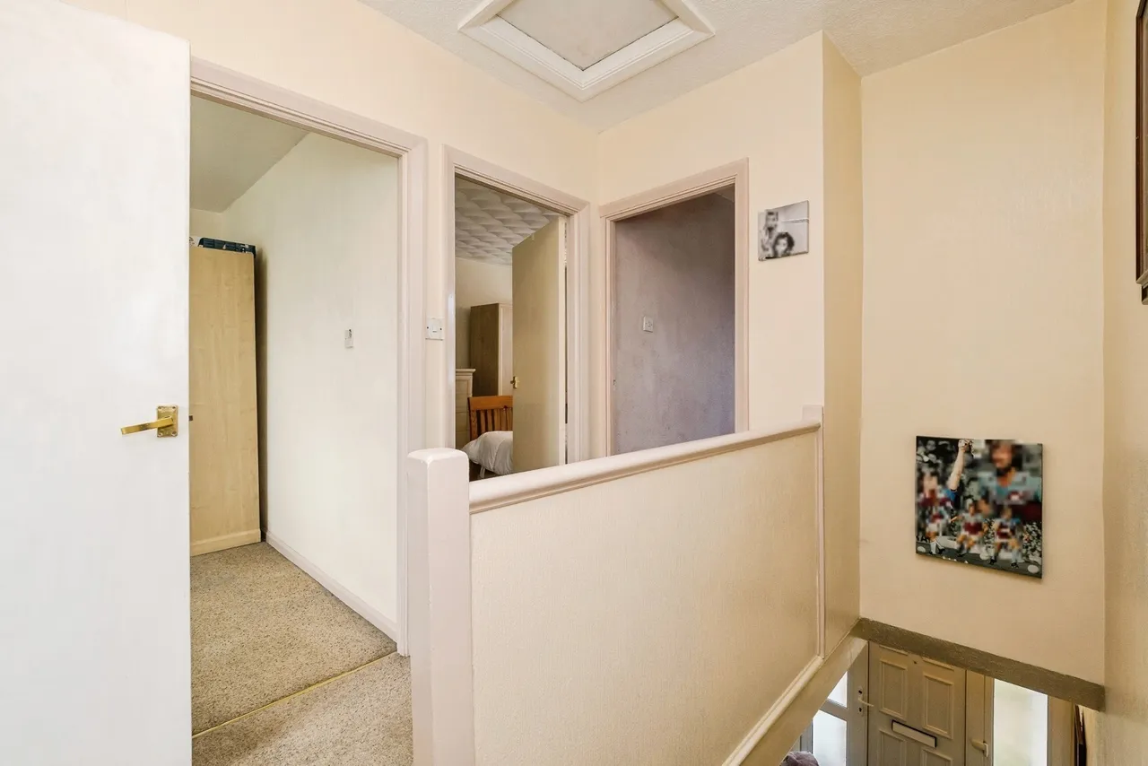 Westlyn Close, Rainham, Essex, RM13, photo 18