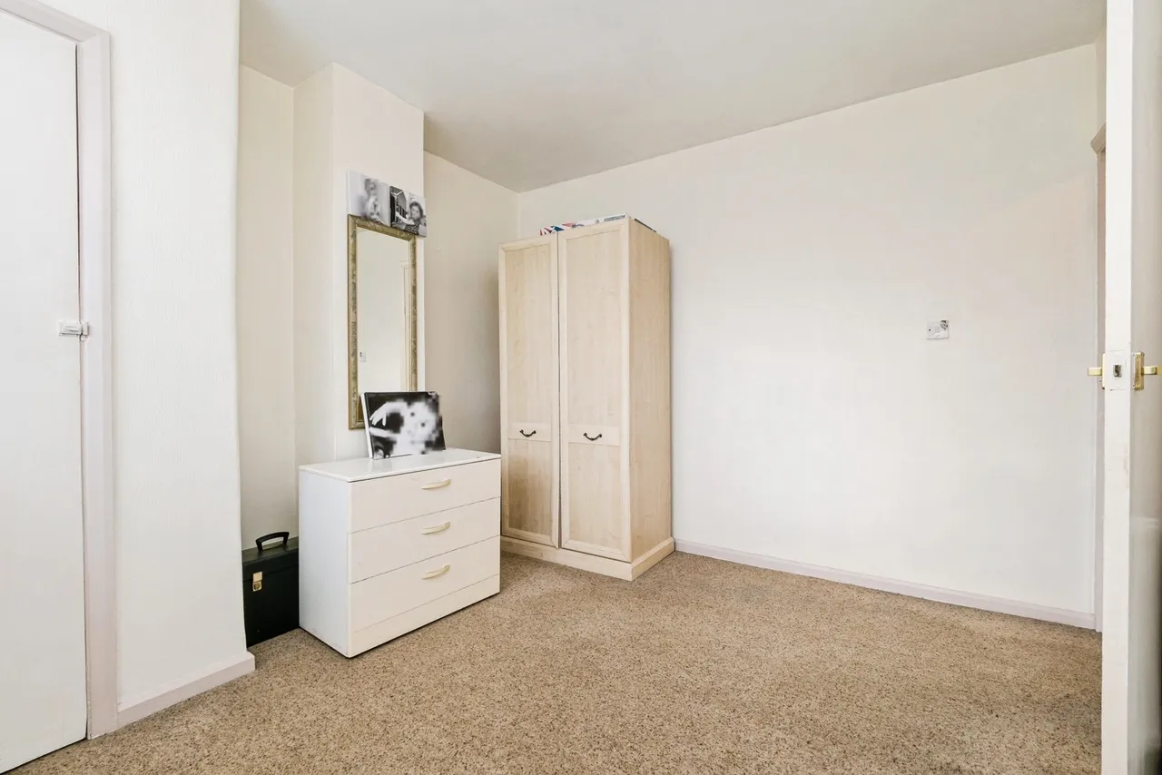 Westlyn Close, Rainham, Essex, RM13, photo 14