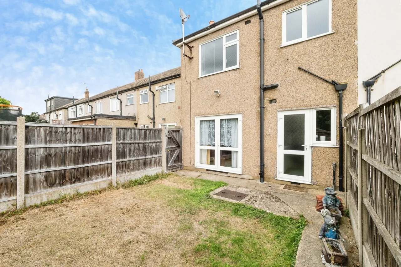 Westlyn Close, Rainham, Essex, RM13, photo 17