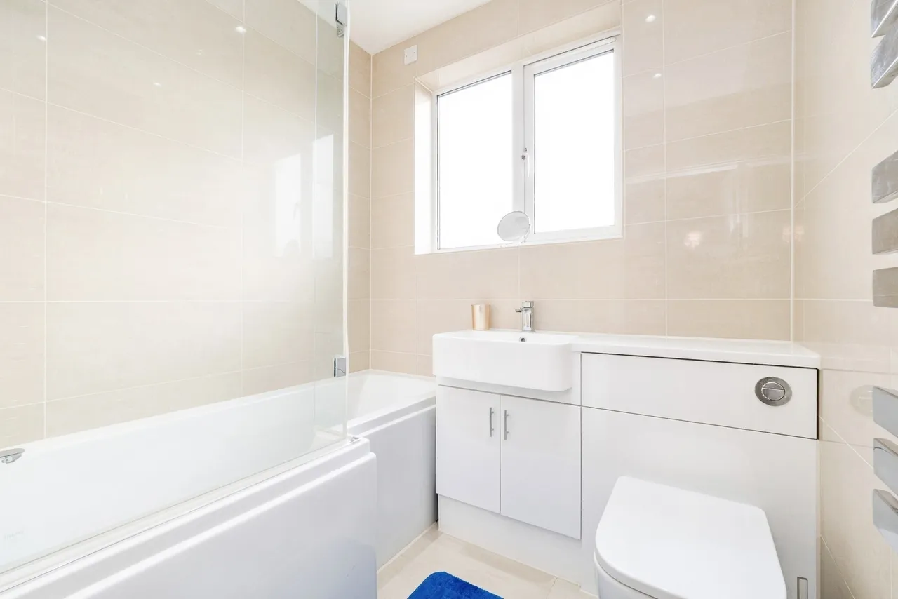 Westlyn Close, Rainham, Essex, RM13, photo 7
