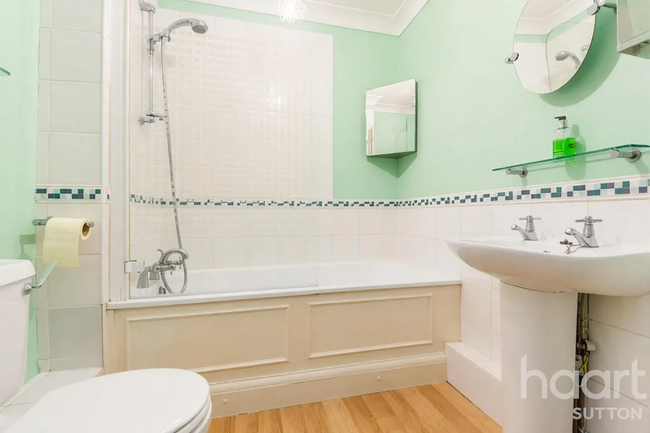 Thicket Road, SM1, photo 8