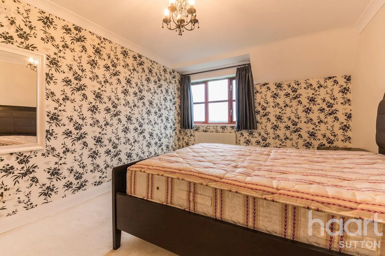 Thicket Road, SM1, photo 11