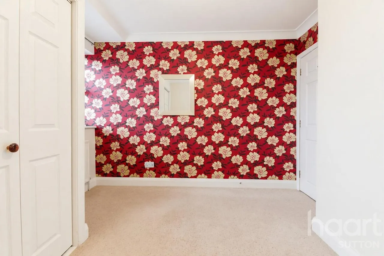 Thicket Road, SM1, photo 7