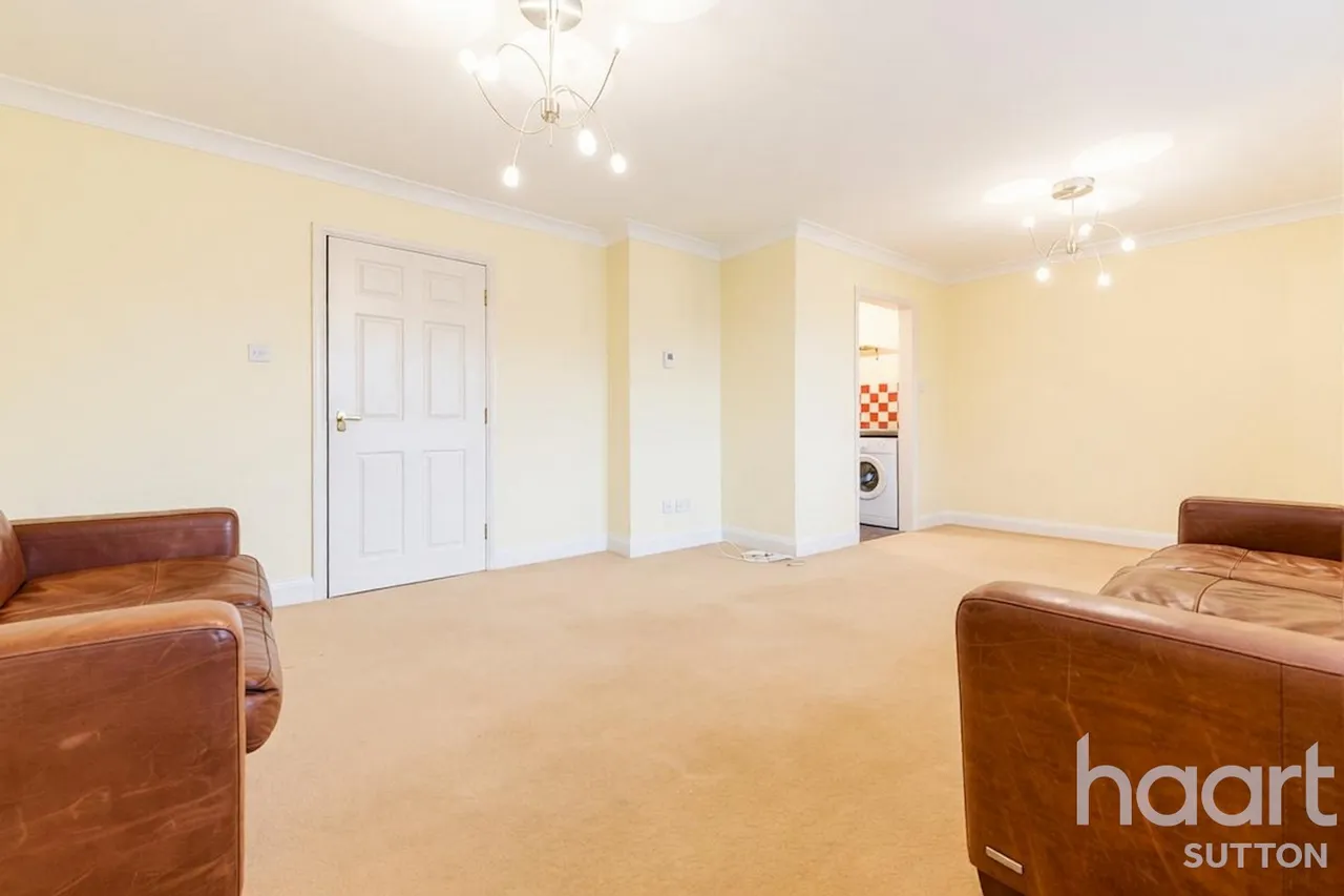 Thicket Road, SM1, photo 4