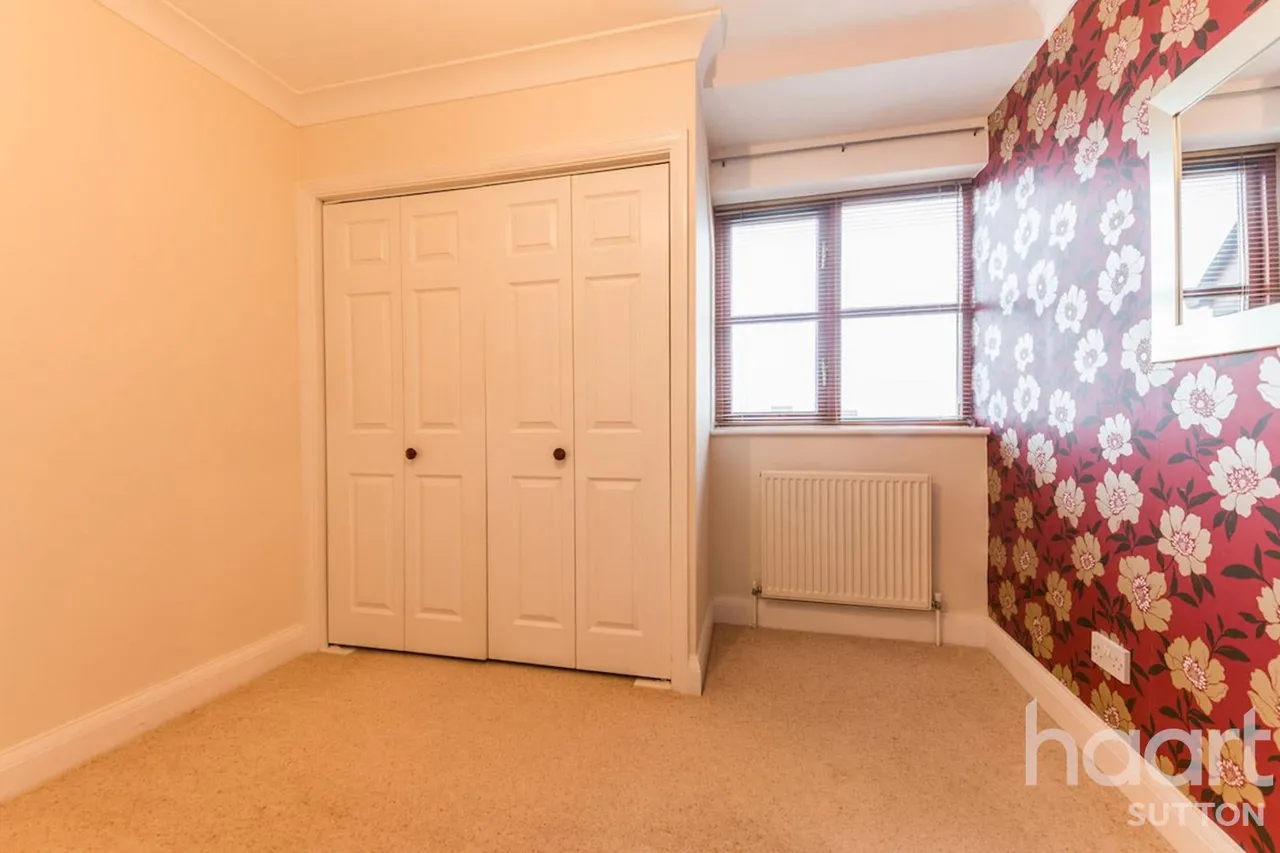 Thicket Road, SM1, photo 12