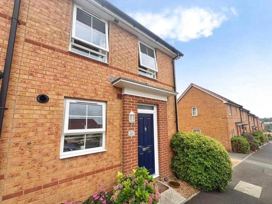 3 bed house for sale, Albert Way, East Cowes, PO32