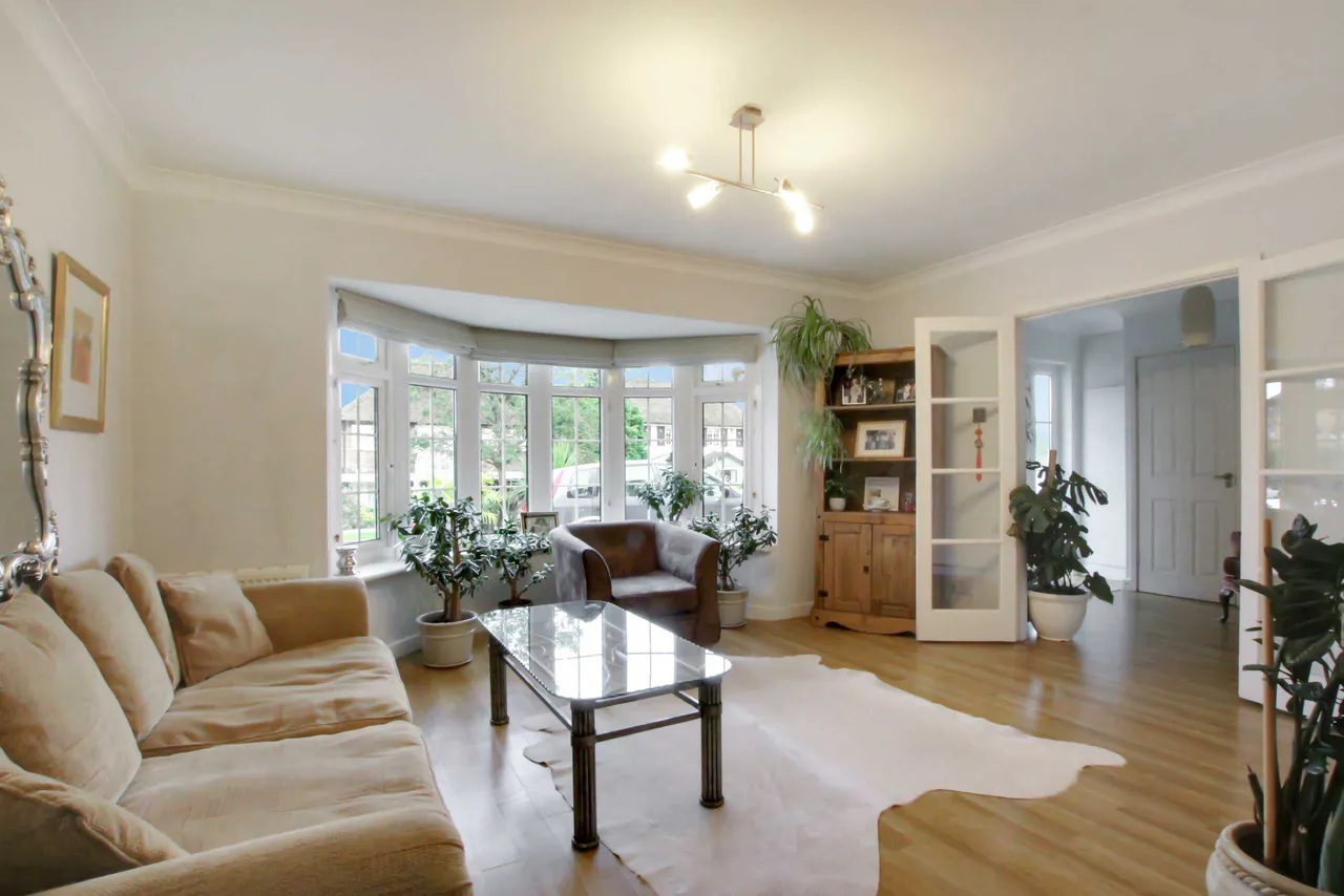 Courtleigh Avenue, Hadley Wood, Hertfordshire, EN4 0HS, photo 4