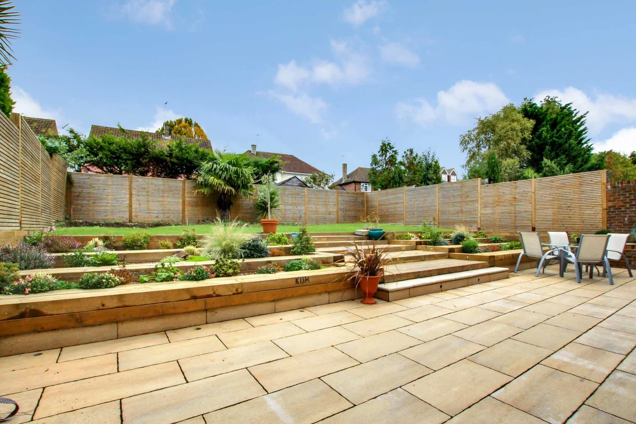 Courtleigh Avenue, Hadley Wood, Hertfordshire, EN4 0HS, photo 7
