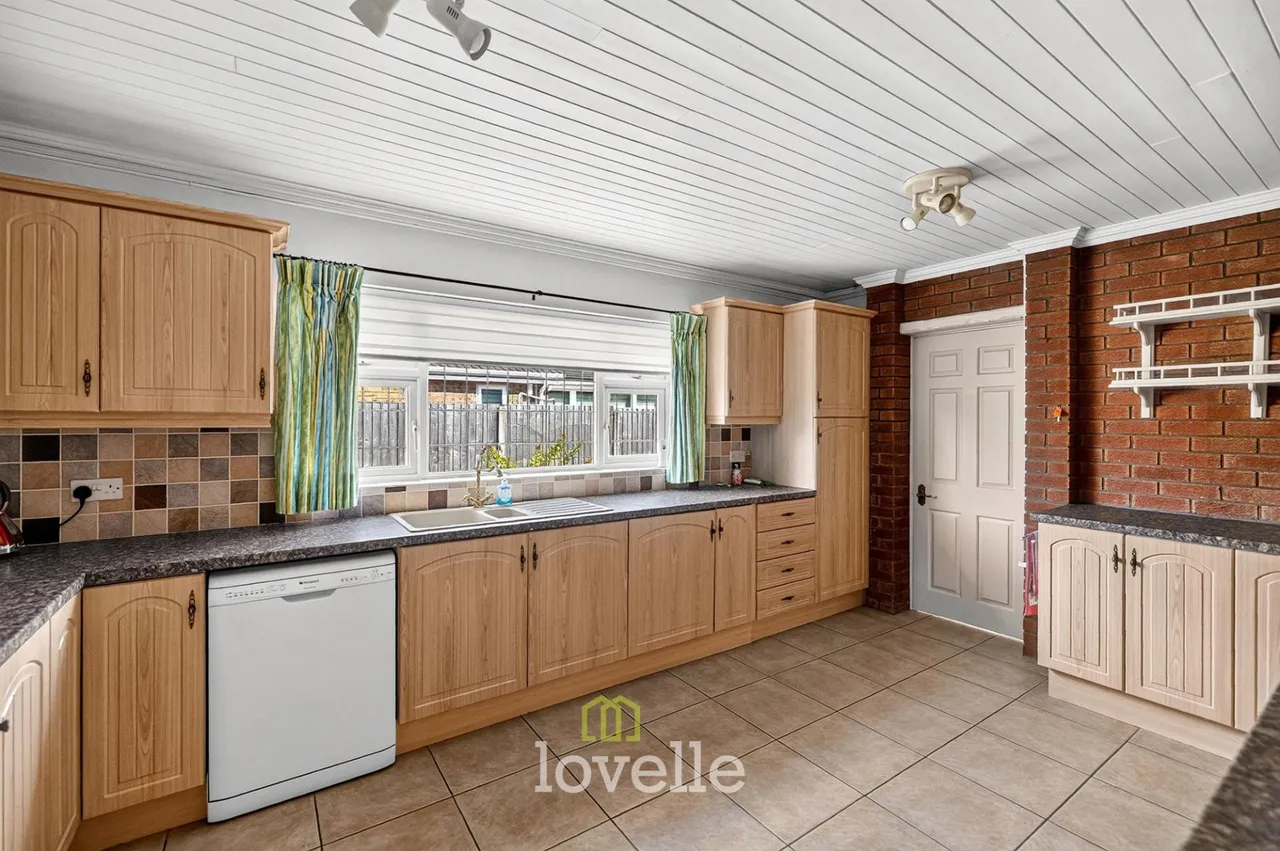 Tetney Lane, Holton-Le-Clay, DN36, photo 11