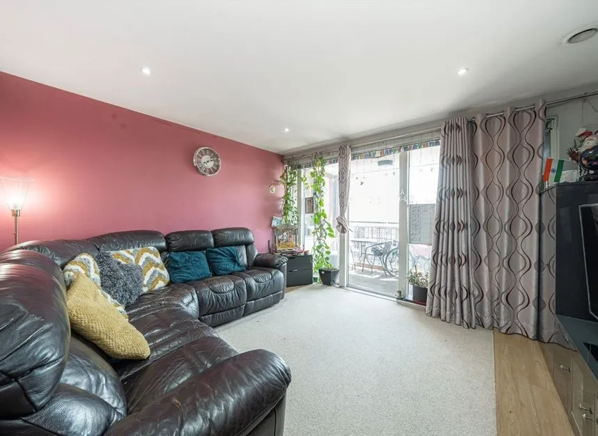 London Road, Isleworth, TW7, photo 3