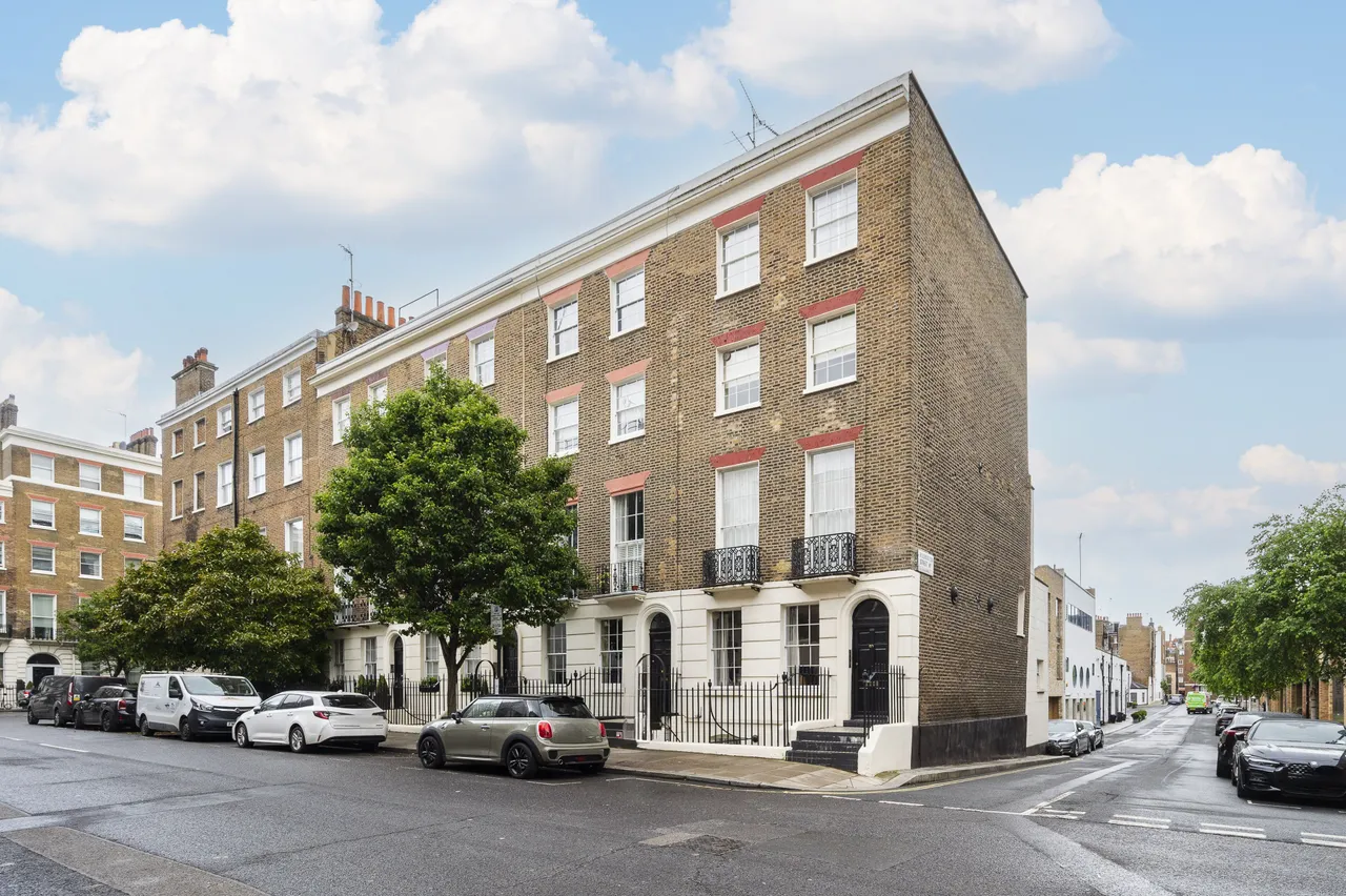1 bed flat for sale — 102d Blandford Street, London