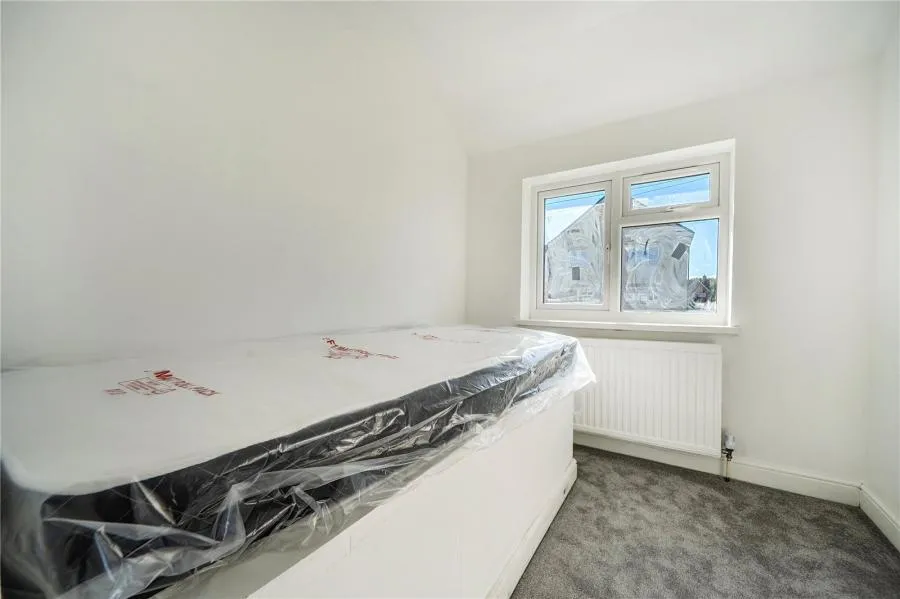 Long Furlong Drive, Slough, SL2, photo 16