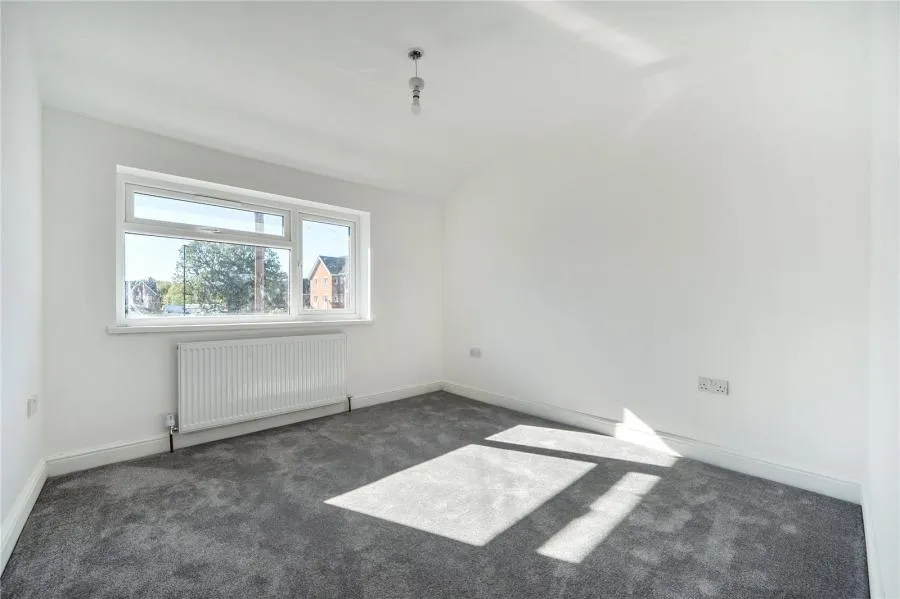 Long Furlong Drive, Slough, SL2, photo 14
