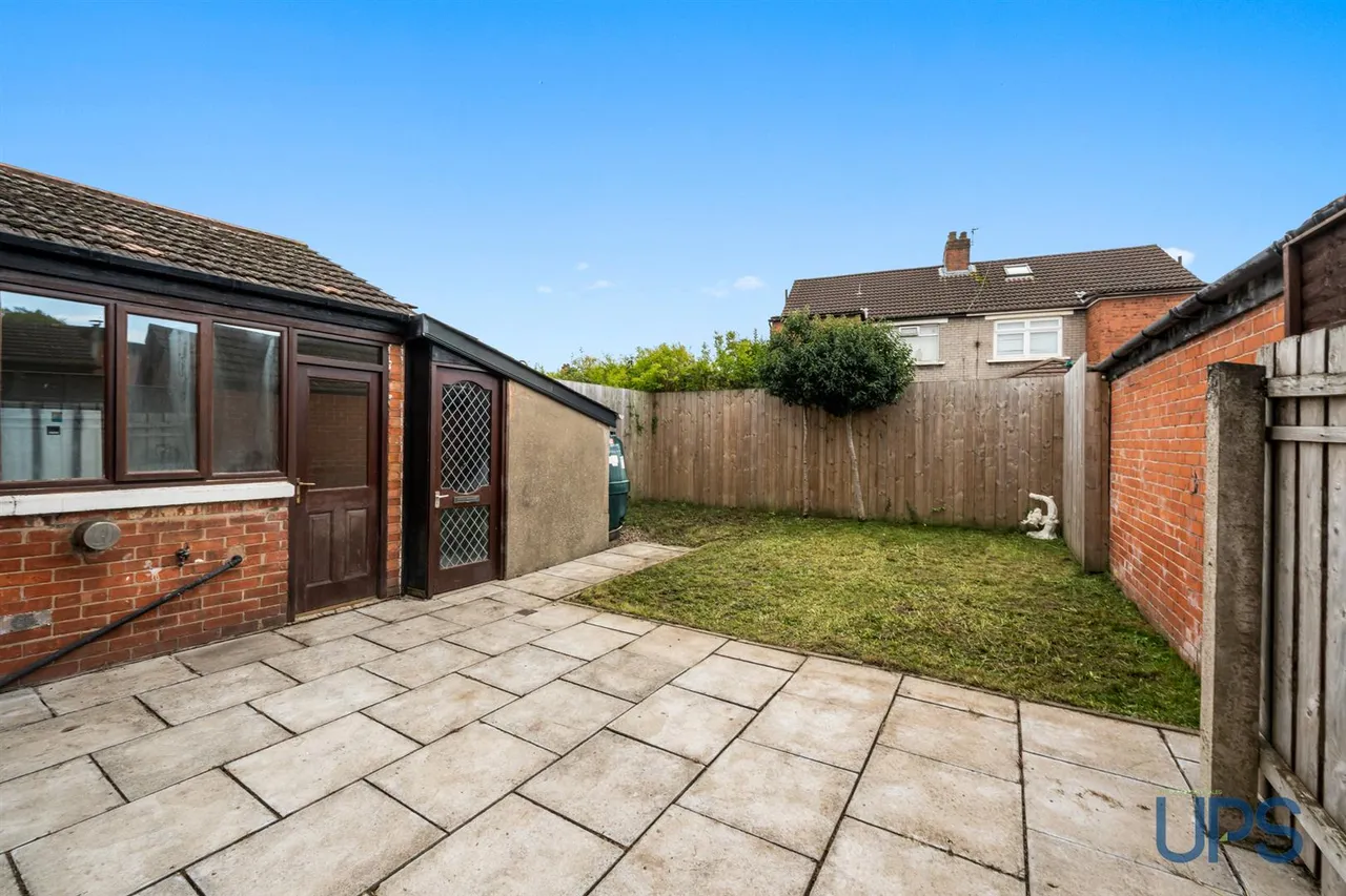 Ashton Avenue, Finaghy Road North, BT10, photo 21