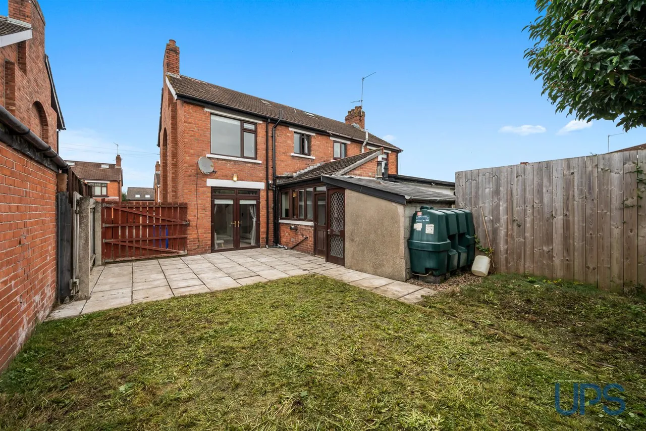 Ashton Avenue, Finaghy Road North, BT10, photo 23