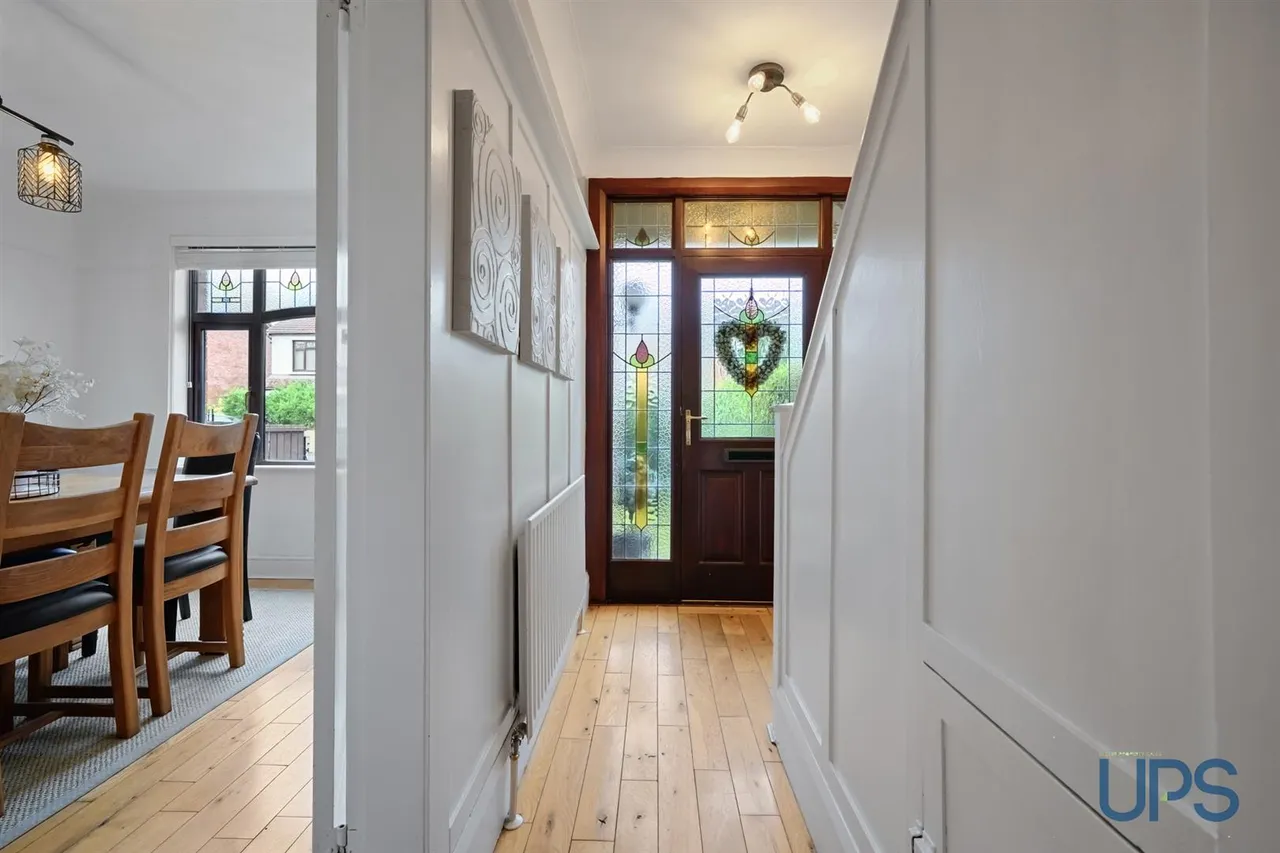 Ashton Avenue, Finaghy Road North, BT10, photo 3