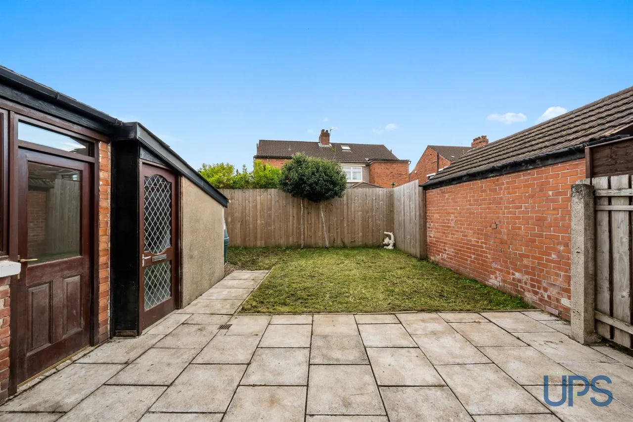 Ashton Avenue, Finaghy Road North, BT10, photo 24