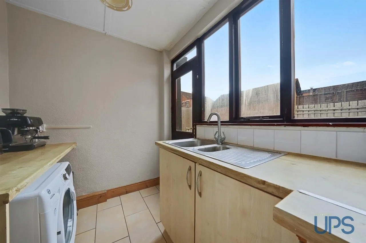 Ashton Avenue, Finaghy Road North, BT10, photo 11