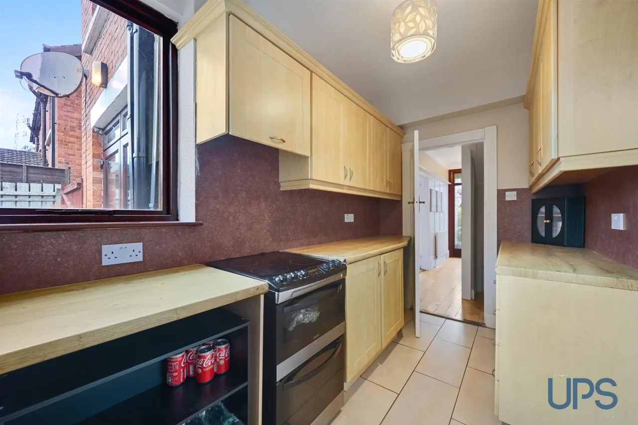 Ashton Avenue, Finaghy Road North, BT10, photo 9